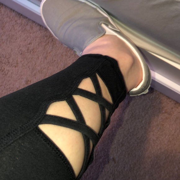 Hollister criss cross detail leggings - Picture 2 of 4